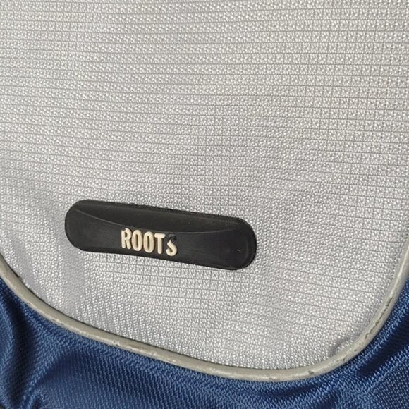 Roots Crossbody Travel Bag Laptop Pocket Water Bottle Holder Adjustable Strap - Picture 2 of 16